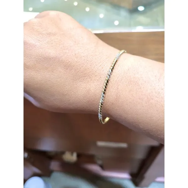 1/3 Ctw. Diamond Twisted Flexie Bangle in 14k Gold Image 2 Conti Jewelers Endwell, NY