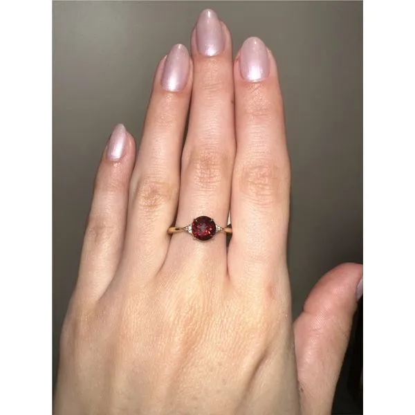 14k YG 1.46 Garnet & .02 cttw Dia Ring Sz 7 Image 2 Conti Jewelers Endwell, NY