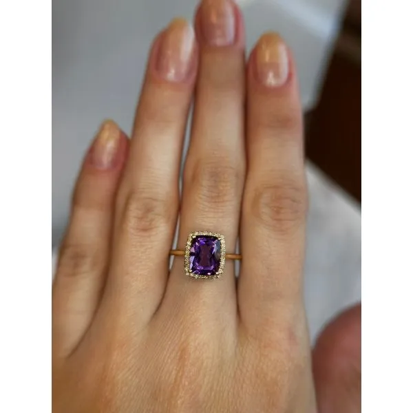 14k Yellow Gold 0.1cttw Diamond Halo with 2.02ct Amethyst Ring Image 2 Conti Jewelers Endwell, NY