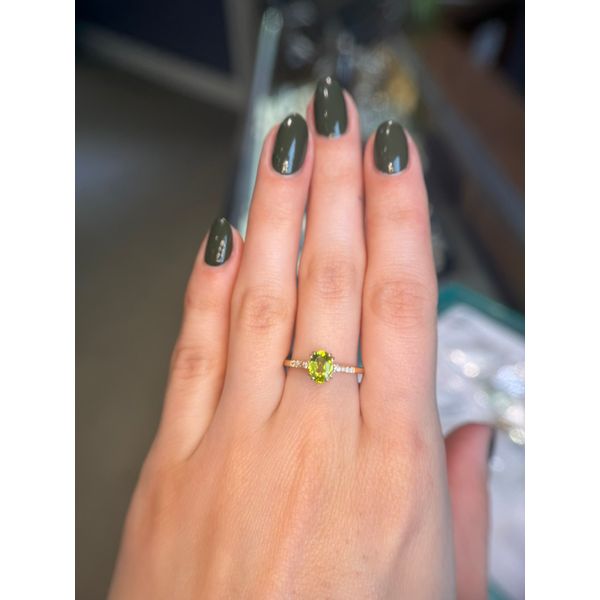 10k YG 0.09cttw Dia & Peridot Ring Sz 7 Image 2 Conti Jewelers Endwell, NY