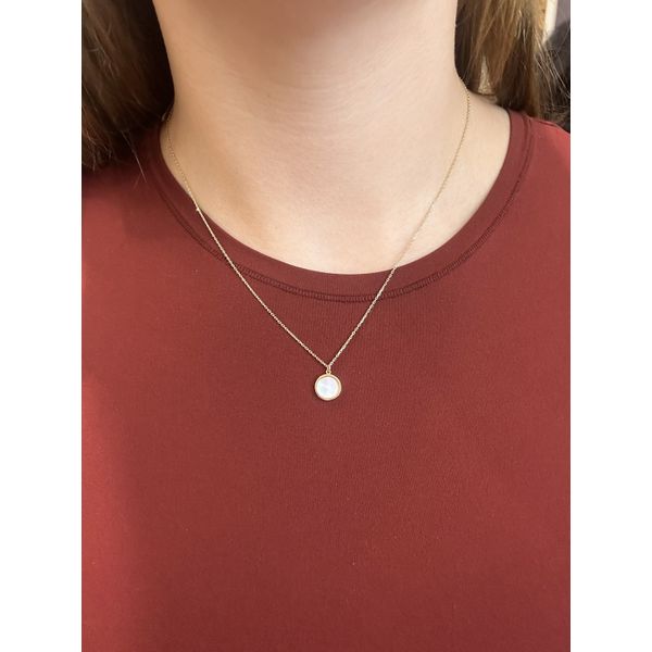 Mother of Pearl Disc Necklace in 14k Yellow Gold Image 3 Conti Jewelers Endwell, NY