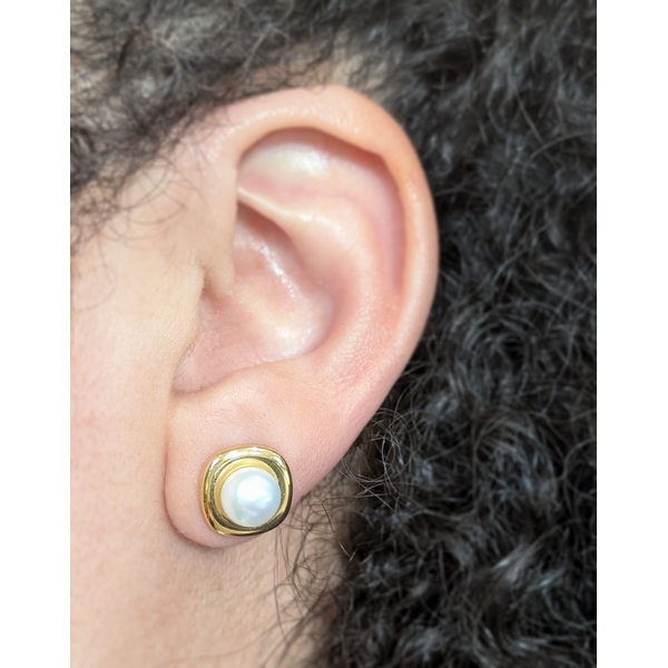 7mm Fresh Water Pearl Stud Earrings in 14k Yellow Gold Image 2 Conti Jewelers Endwell, NY