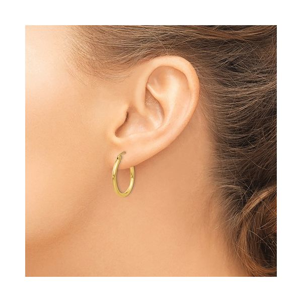 Small Hoop Earrings in 14k Yellow Gold (2mm) Image 3 Conti Jewelers Endwell, NY