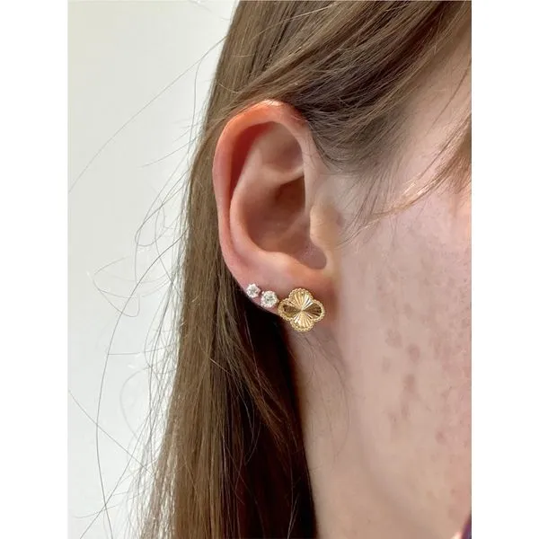 Diamond-Cut Clover Stud Earrings in 14k Yellow Gold Image 3 Conti Jewelers Endwell, NY