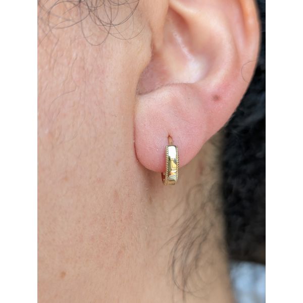 14K YG TEXTURED HUGGIE EARRINGS 1.16G Image 2 Conti Jewelers Endwell, NY