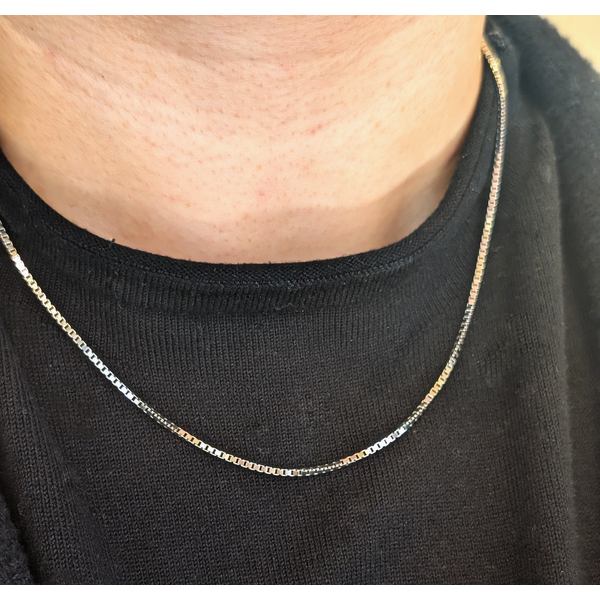 1.4mm Solid Box Chain in 14k White Gold, 18" Image 3 Conti Jewelers Endwell, NY