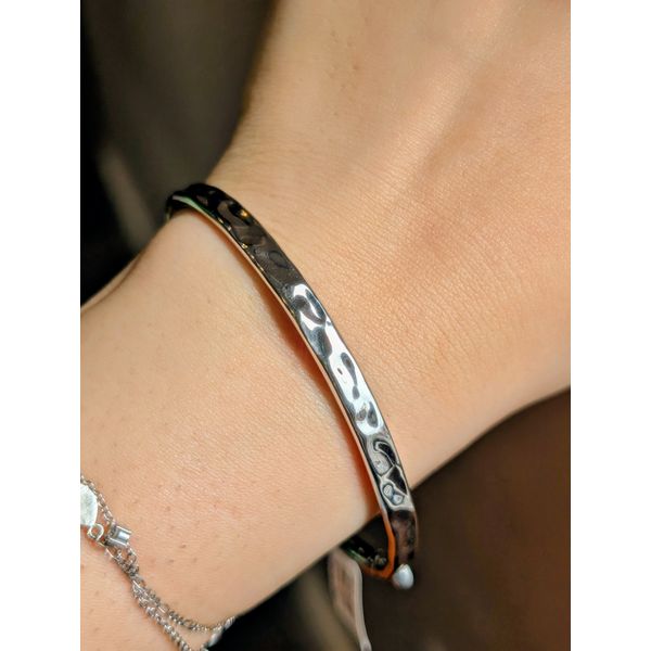 Mirage Reflect Hinged Bangle in Sterling Silver Image 2 Conti Jewelers Endwell, NY