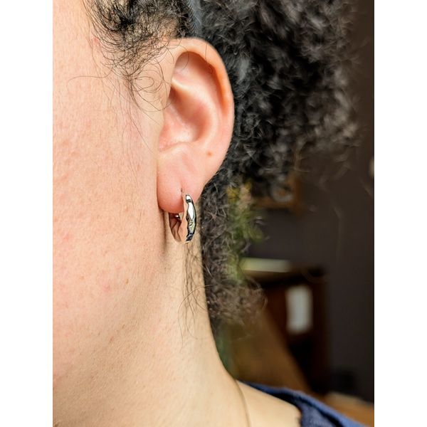 Mirage Reflect Hinged Hoop Earrings Image 2 Conti Jewelers Endwell, NY