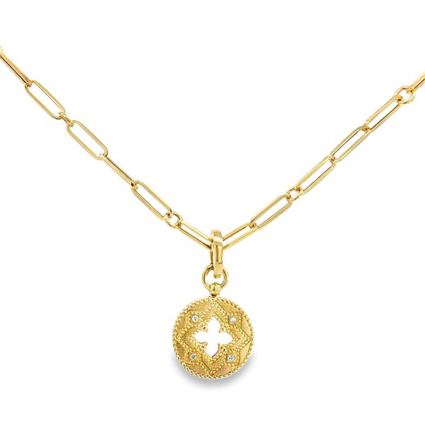 18 Karat Yellow Gold Small Venectian Cutout Medalion with Diamonds on Paperclip Chain - 0.08 ct / 19