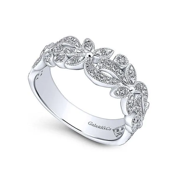 Floral Design Diamond Ring thumb image 3
