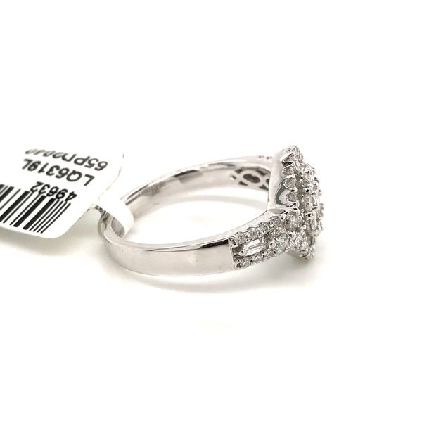 18k White Gold Cluster Style Ring Image 3 David Douglas Diamonds & Jewelry Marietta, GA