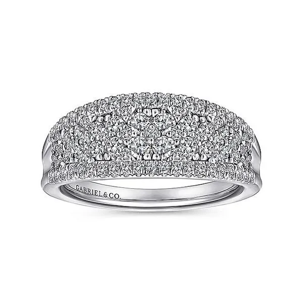 Curved Pavé Diamond Ring