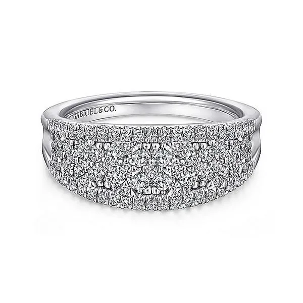 Curved Pavé Diamond Ring