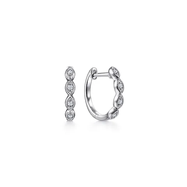Scallop Hoop Earrings | 12mm