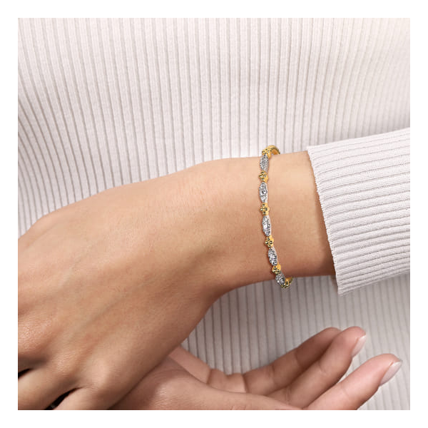 Bujukan Beaded Bangle Image 4 David Douglas Diamonds & Jewelry Marietta, GA