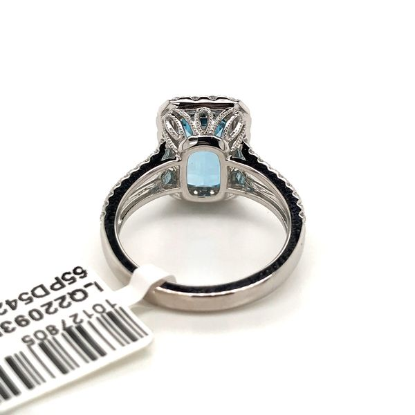 18k White Gold Aquamarine Gemstone Ring Image 4 David Douglas Diamonds & Jewelry Marietta, GA