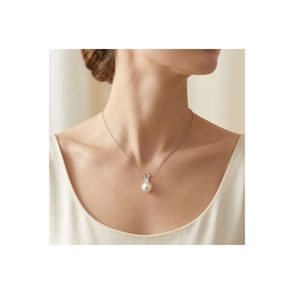Cultured Classic Necklace Image 2 David Douglas Diamonds & Jewelry Marietta, GA