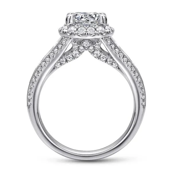 Customizable | Halo Engagement Ring