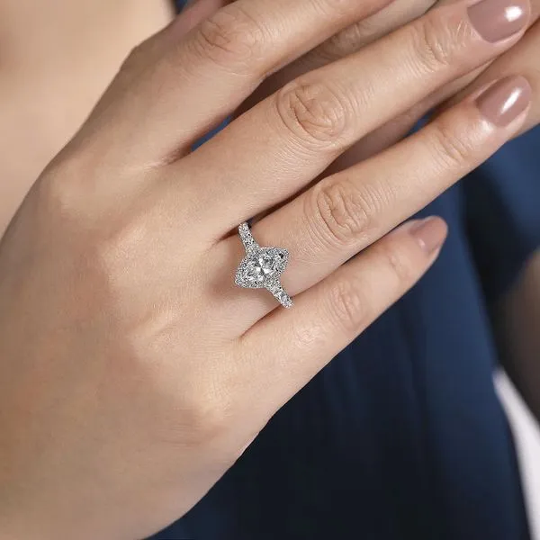 Customizable | Halo Engagement Ring thumb image 4