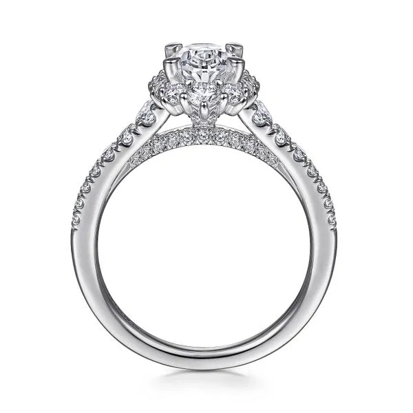 Customizable | Halo Engagement Ring
