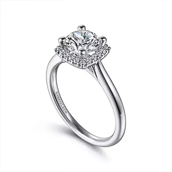 Customizable | Halo Engagement Ring
