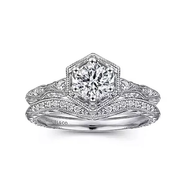 Customizable | Vintage Engagement Ring