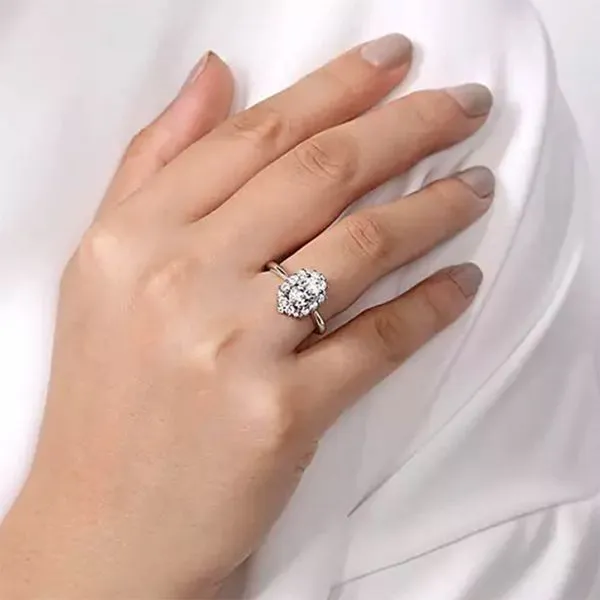 Customizable | Halo Engagement Ring