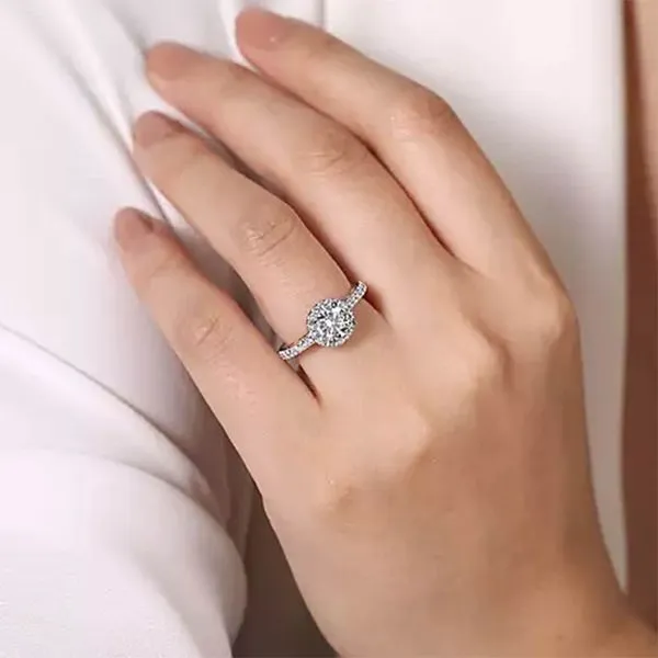Customizable | Halo Engagement Ring
