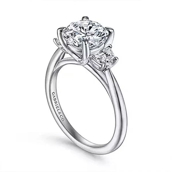 Customizable | Three Stone Engagement Ring