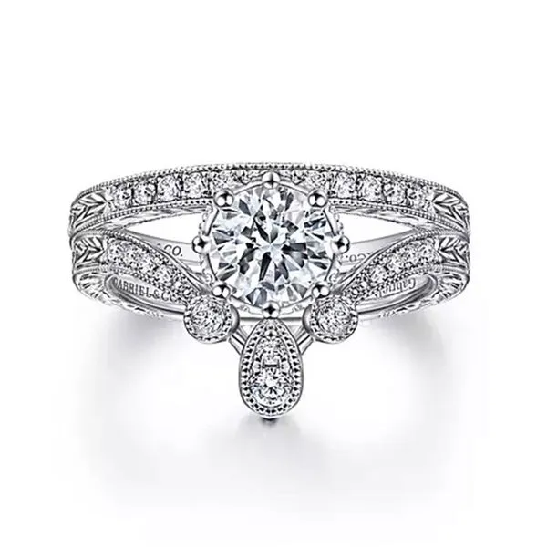 Customizable | Vintage Engagement Ring