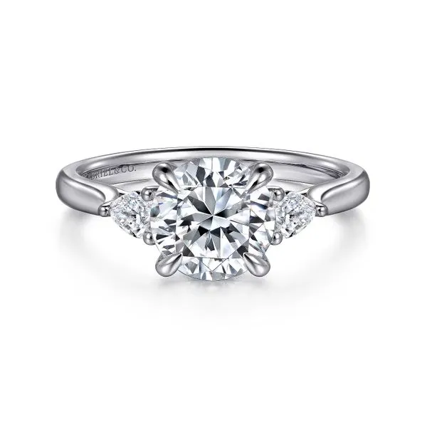 Customizable | Three Stone Engagement Ring