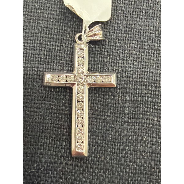 Pendant DeAngelis Jewelers Germantown, TN