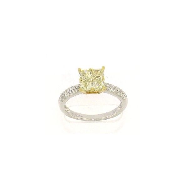 D. Geller Collection 18K Diamond Cluster Ring D. Geller & Son Jewelers Kennesaw, GA