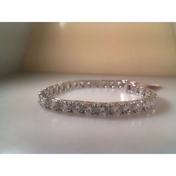 Lab-Grown Diamond Bracelets Diamonds Direct St. Petersburg, FL