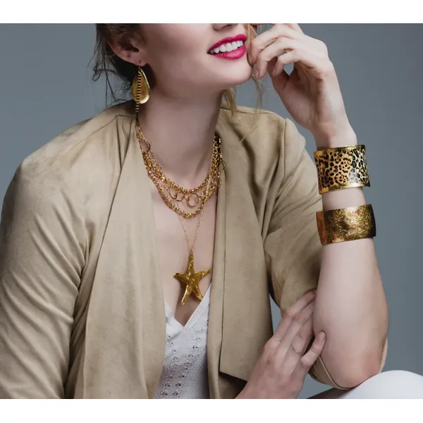 Evocateur 22K Gold Leaf Starfish & Crystal Necklace Image 3 Diamonds Direct St. Petersburg, FL