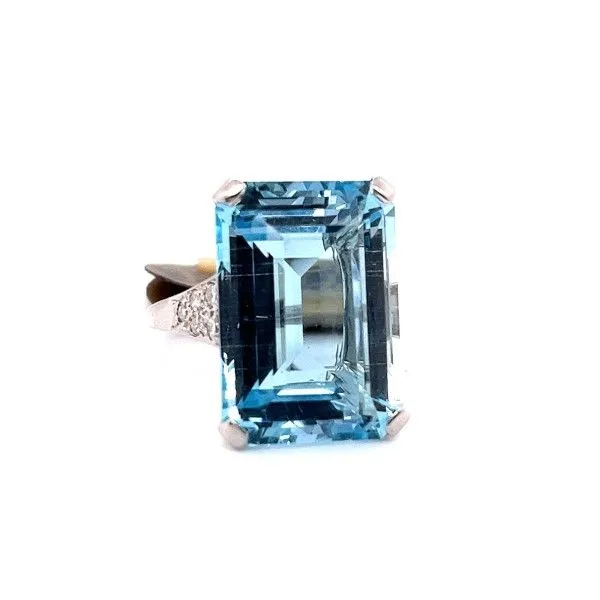 Platinum Aquamarine and Diamond Ring Dickinson Jewelers Dunkirk, MD