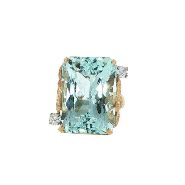 18K Yellow Diamond and Aquamarine Ring Dickinson Jewelers Dunkirk, MD
