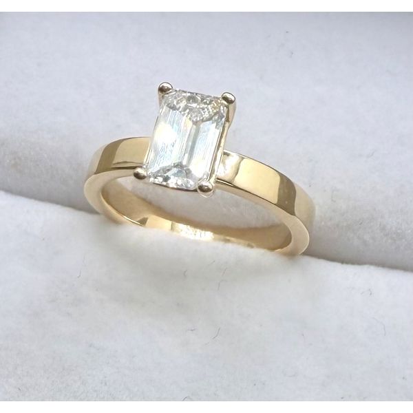 14KY Solitaire Ring with E/C 1.36ct SI1 E GIA Diny's Jewelers Middleton, WI