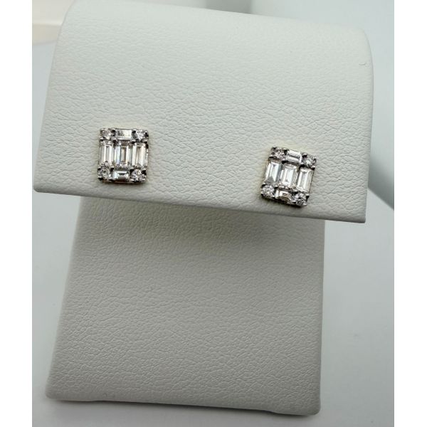 Earrings Diny's Jewelers Middleton, WI