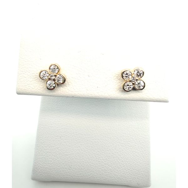 14KY Dia ER Clover Bezel 10RD.29ctw SI H Diny's Jewelers Middleton, WI