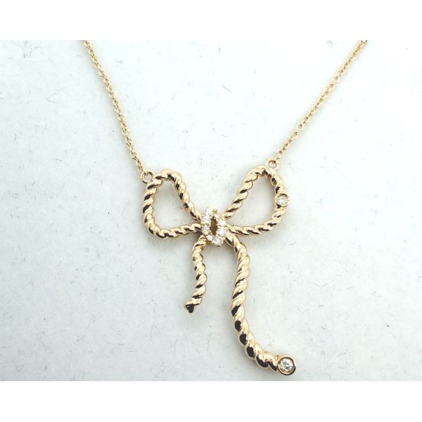 Necklace Diny's Jewelers Middleton, WI