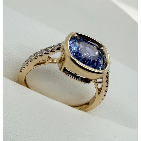 14KY Ceylon Sapphire Ring Cush2.80ct D.21ctw SI2 GH Image 2 Diny's Jewelers Middleton, WI