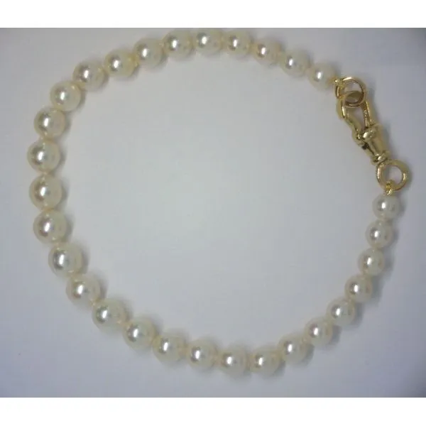 Cultured Pearl Bracelet Image 3 Diny's Jewelers Middleton, WI