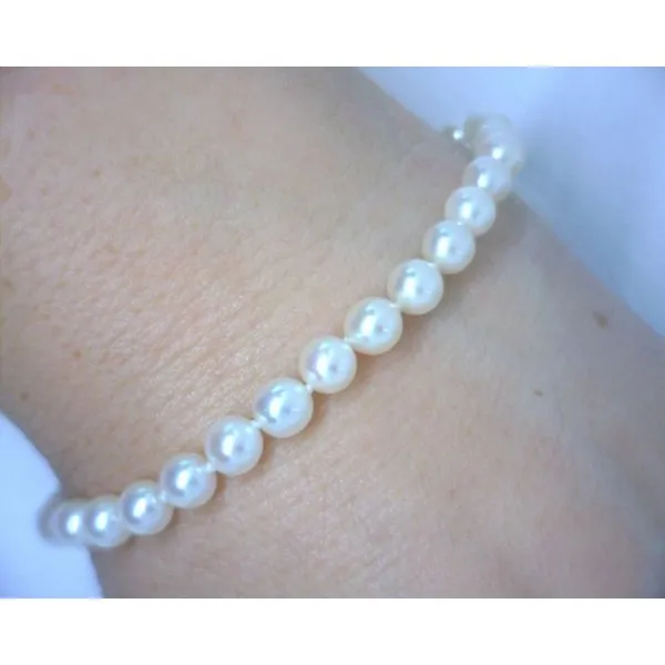 Cultured Pearl Bracelet Diny's Jewelers Middleton, WI