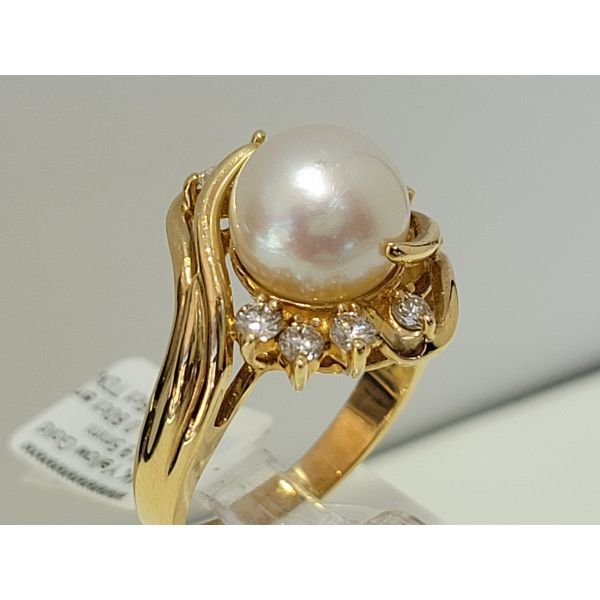White Pearl Ring Natural Freshwater Pearl Ring 9mm 3A Button Resizable Pearl  Ring - China Pearl Ring and Real Pearl Ring price | Made-in-China.com