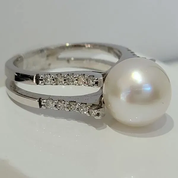 Pearl Ring Image 3 Dolabany Jewelers Westwood, MA