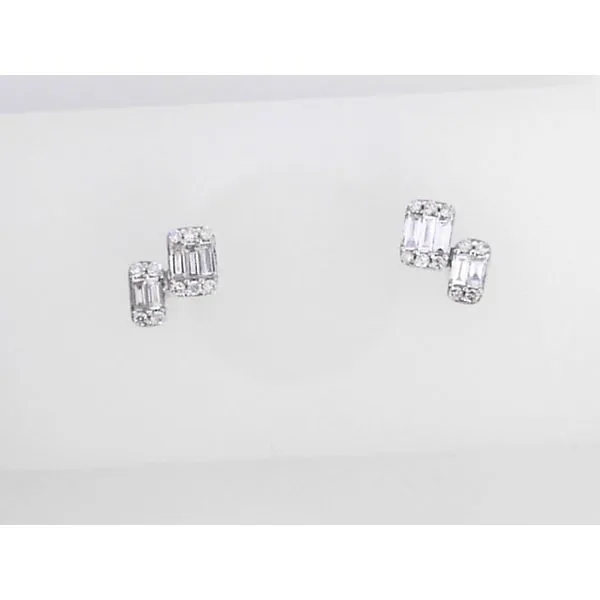 14kt White Gold Diamond Stud Earrings Don's Jewelry & Design Washington, IA