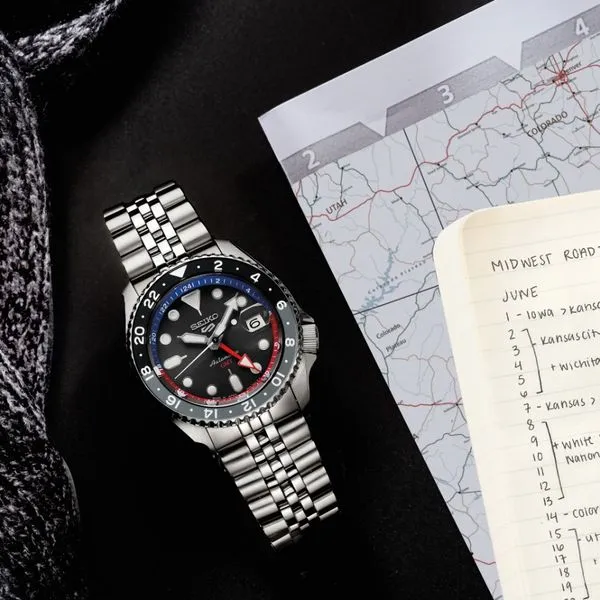 Men's Seiko5 Sports SKX Sports Style GMT Watch Image 4 Elgin's Fine Jewelry Baton Rouge, LA