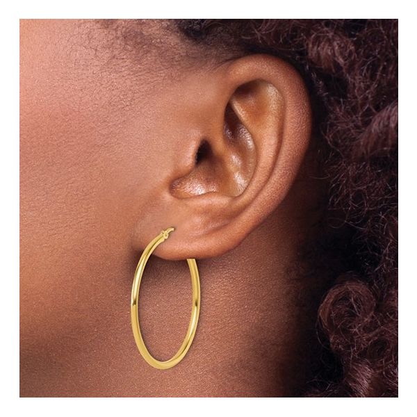 Leslie's 14kt Gold Hoop Earrings Image 3 Elgin's Fine Jewelry Baton Rouge, LA