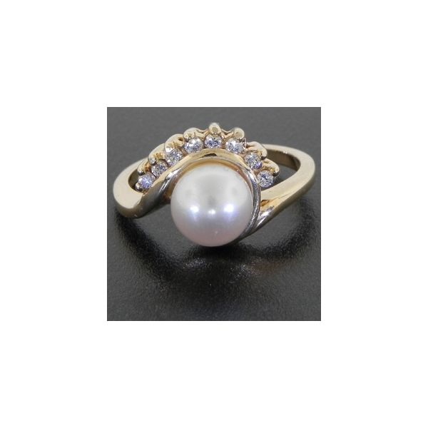 14K Yellow Gold Estate Ring with Cultured Pearl Ellsworth Jewelers Ellsworth, ME